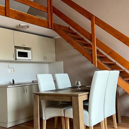 Gyula Vár Prémium Apartman Esterno foto