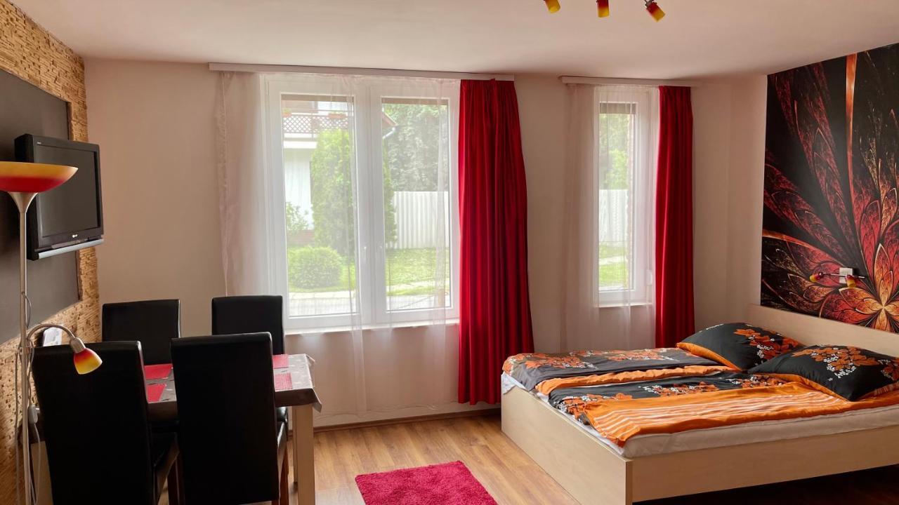 Gyula Vár Prémium Apartman Esterno foto