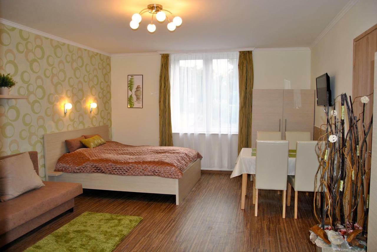 Gyula Vár Prémium Apartman Esterno foto
